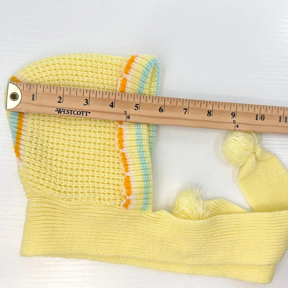 Vintage 1970s–1980s Baby Bonnet Hat – Yellow Knit Acrylic